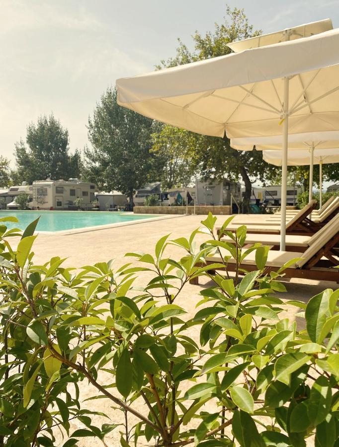 Mareleon Camping Ofrínion Extérieur photo
